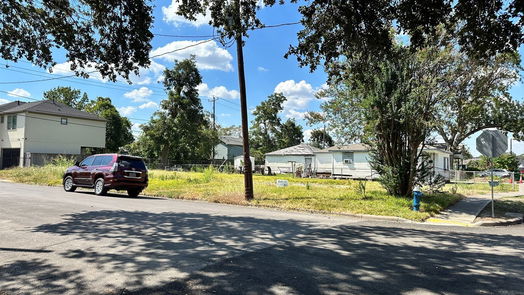 Houston 3-story, 3-bed 322 E 35TH ST-idx