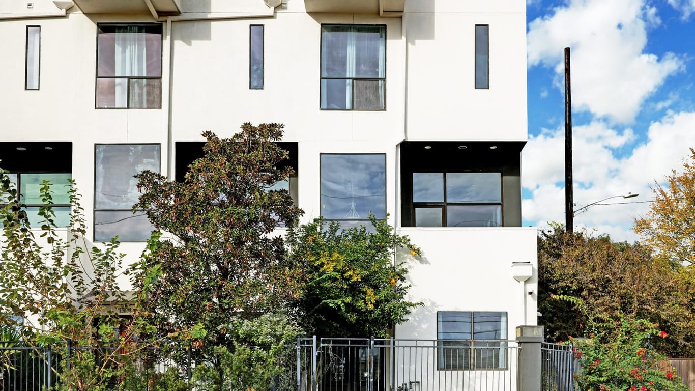Houston 4-story, 2-bed 1302 W Dallas Street-idx