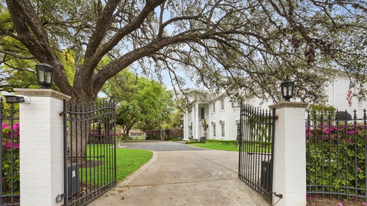 Houston 3-story, 4-bed 1561 Kirby Drive-idx