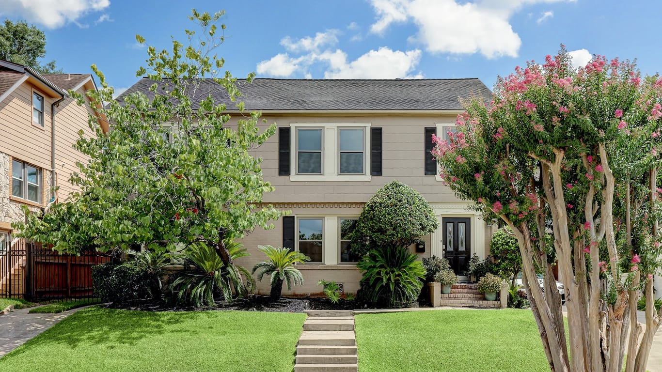 Houston 2-story, 5-bed 1963 W Mckinney Street-idx