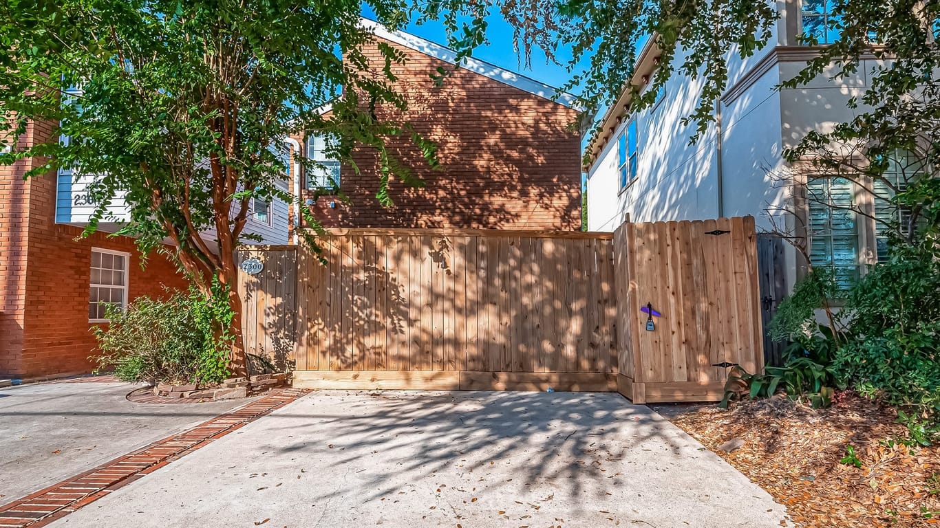 Houston 2-story, 2-bed 2300 Driscoll-idx