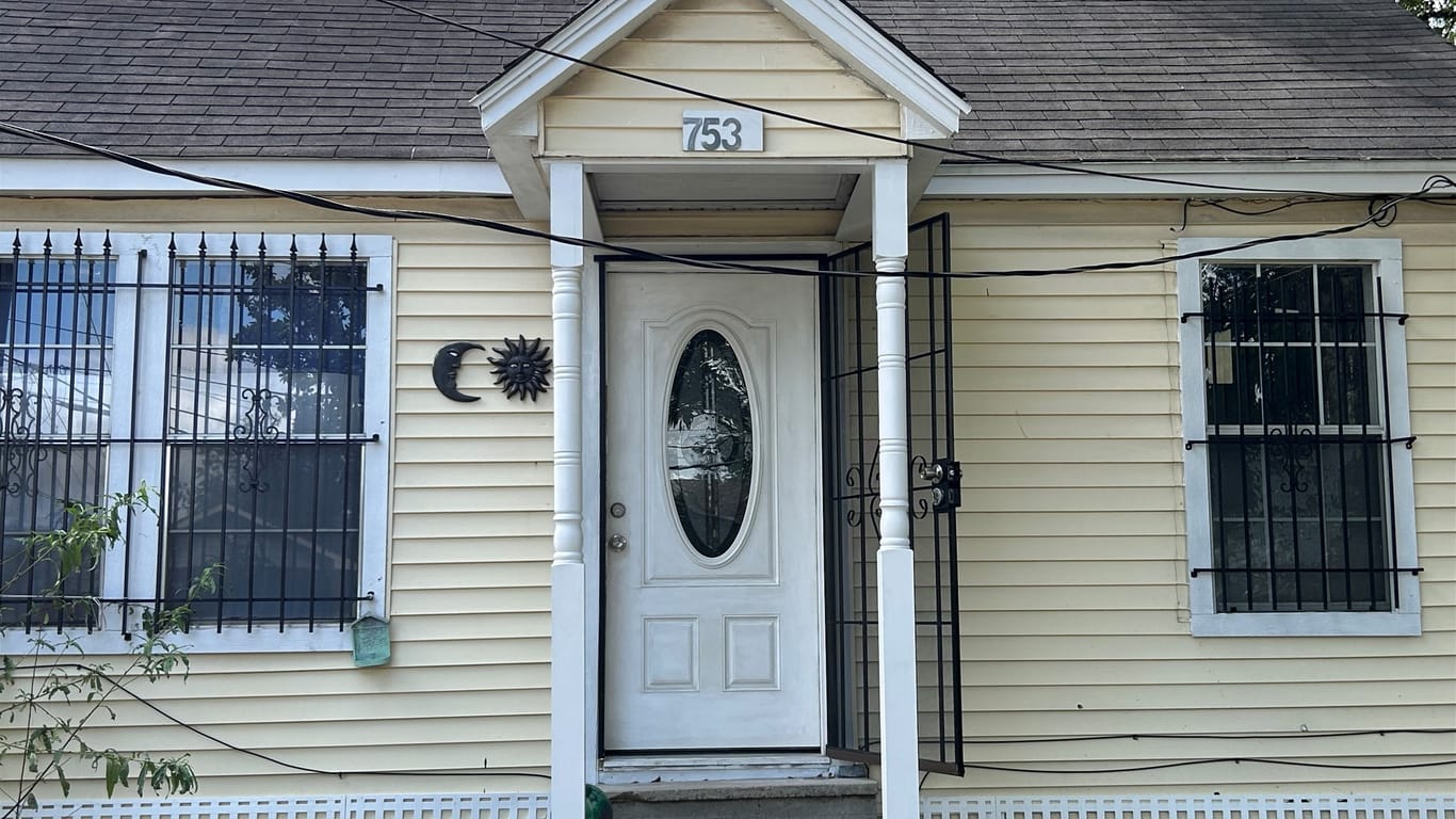Houston 1-story, 3-bed 7530 Brownsville Street-idx