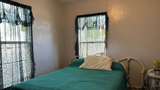 Houston 1-story, 3-bed 7530 Brownsville Street-idx