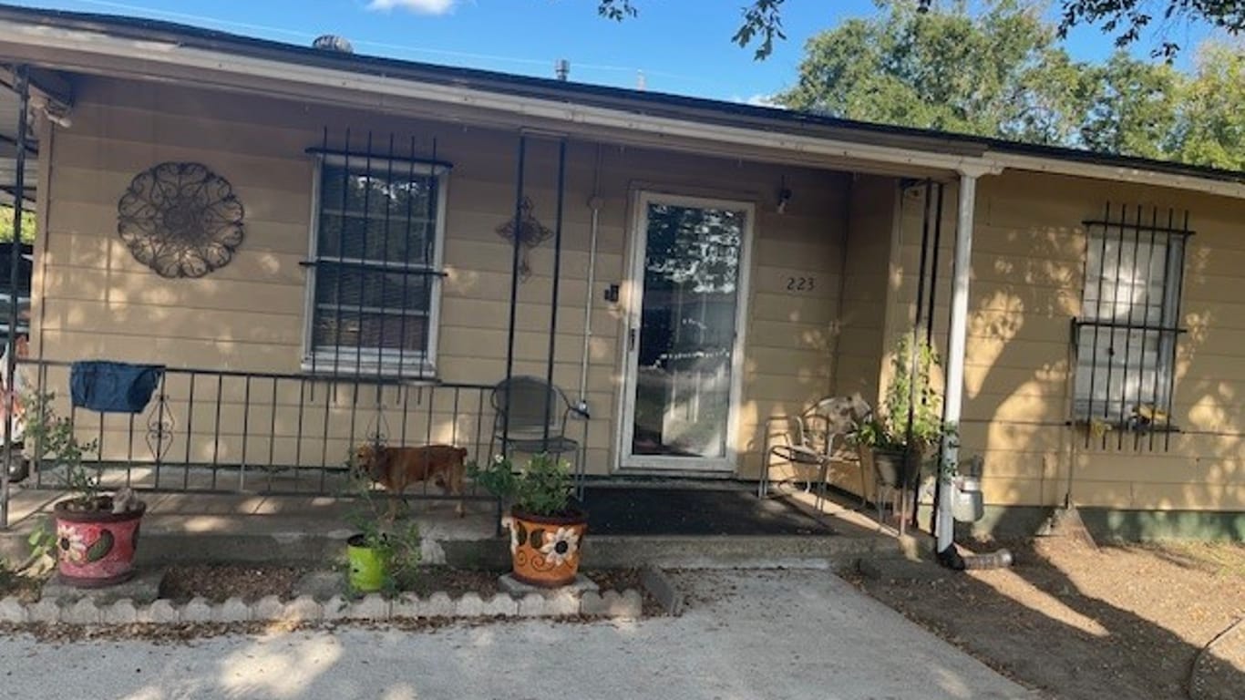 Houston 1-story, 2-bed 223 Hahlo Street-idx