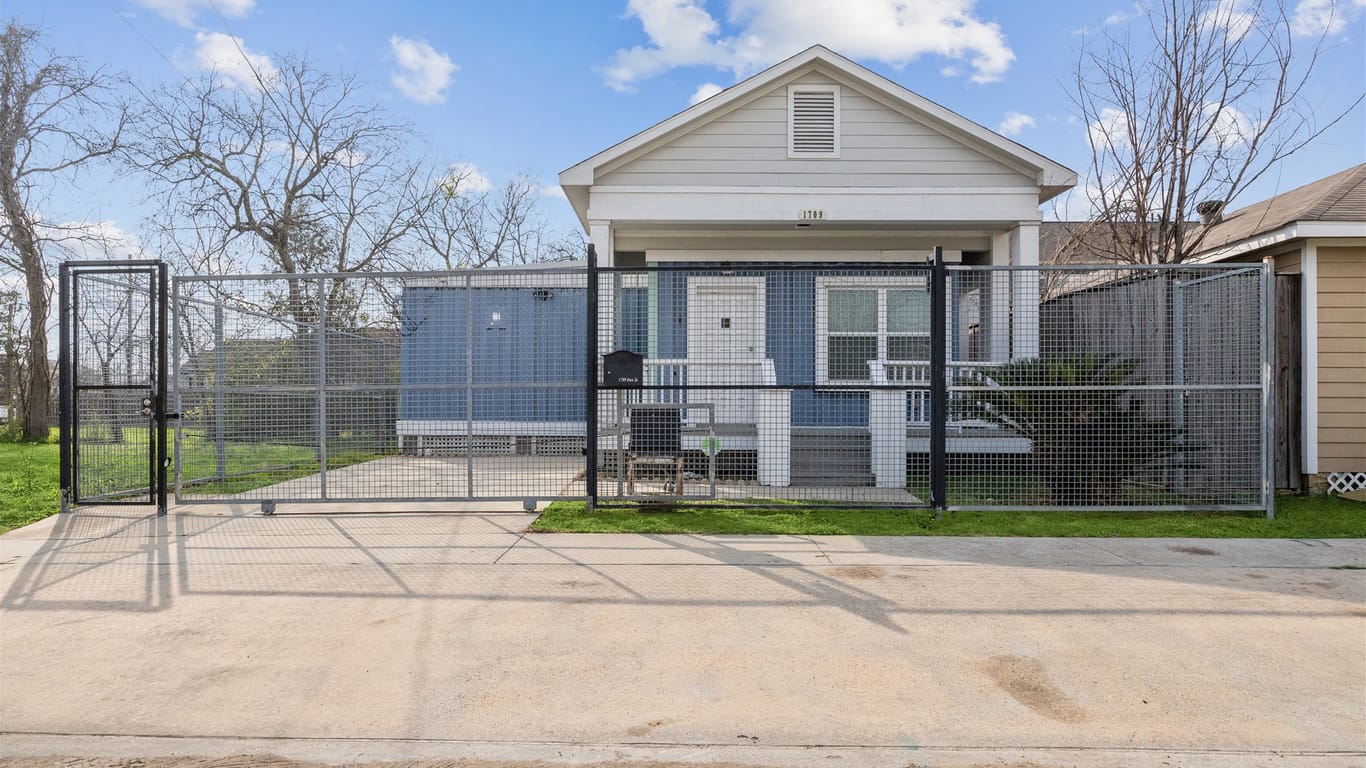 Houston 1-story, 2-bed 1709 Dan Street-idx