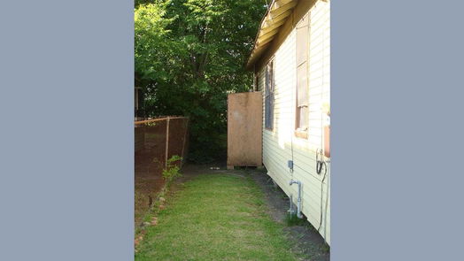 Houston 1-story, 2-bed 3011 BaerStreet Street-idx