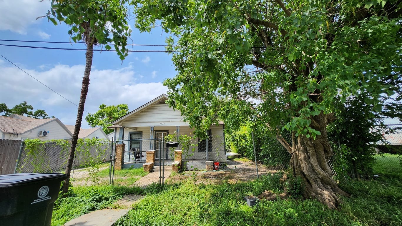 Houston 1-story, 2-bed 7023 Bonham Street-idx