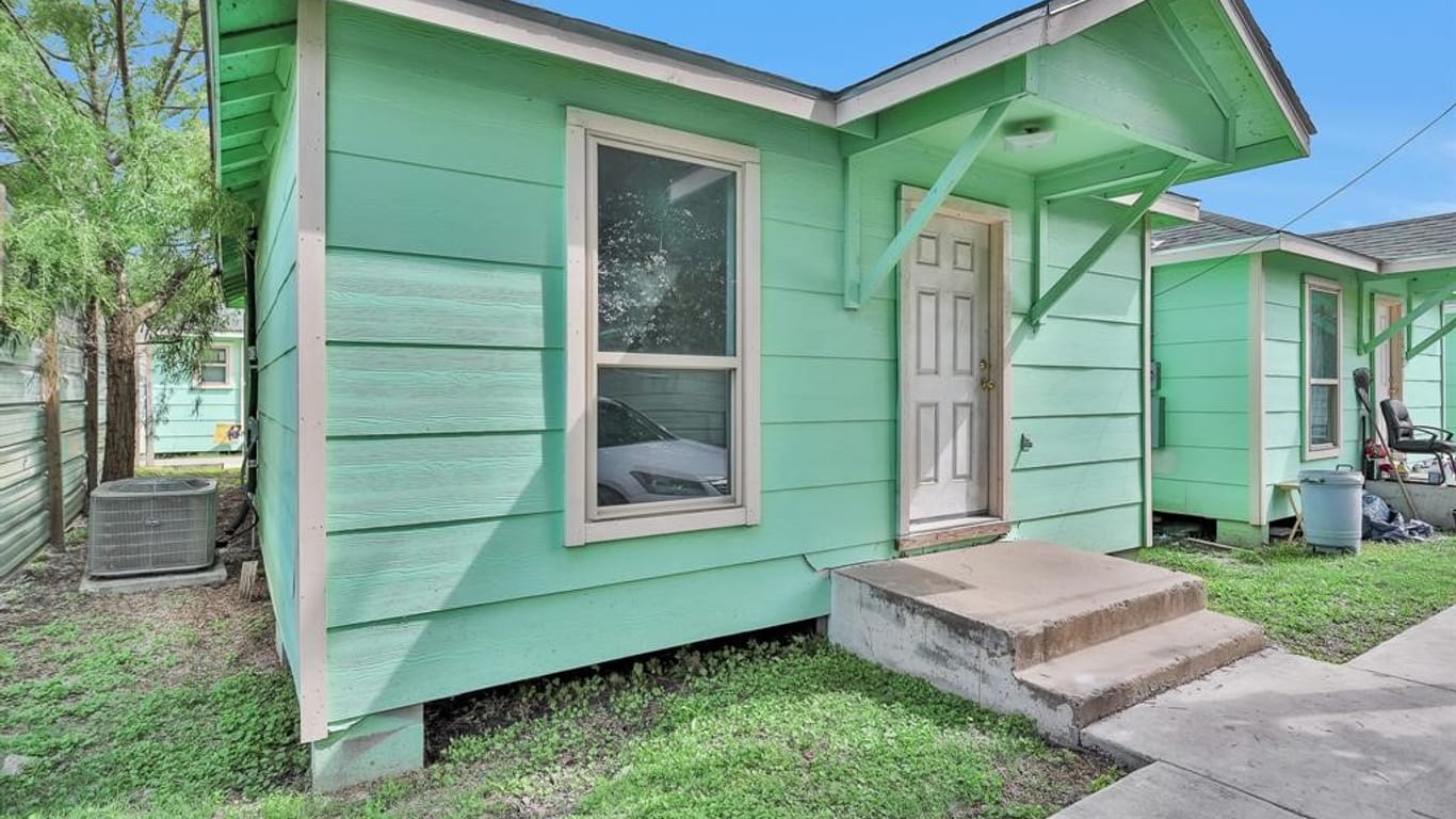 Houston 1-story, 32-bed 1210 Bayou Street-idx