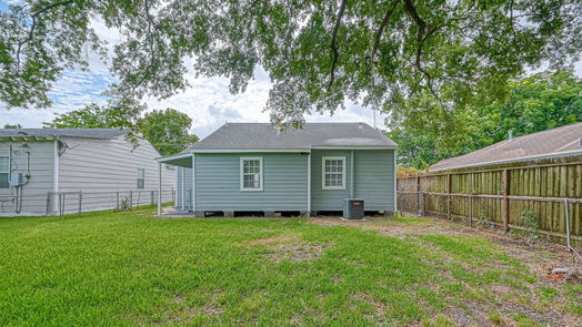 Houston 1-story, 2-bed 1118 Woolworth Street-idx