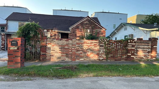 Houston 1-story, 3-bed 6403 Illinois Street-idx