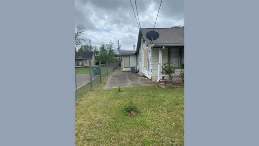 Houston 1-story, 4-bed 932 Bennington Street-idx