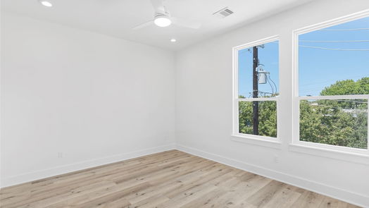 Houston 3-story, 3-bed 724 E 33rd Street-idx