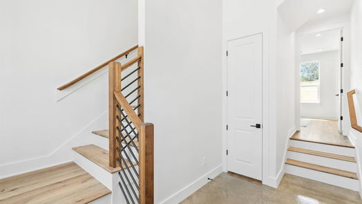 Houston 3-story, 3-bed 724 E 33rd Street-idx