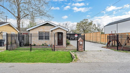 Houston null-story, 4-bed 534 E 40th Street-idx