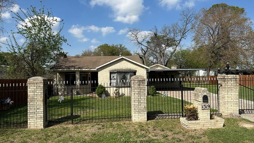 Houston 1-story, 2-bed 1319 Duff Lane-idx