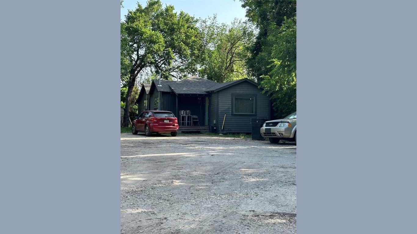 Houston 1-story, 2-bed 1233 Yorkshire Street-idx