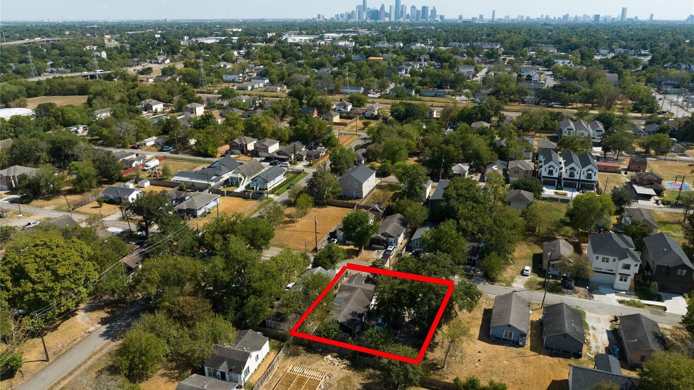 Houston 1-story, 4-bed 833 & 831 E 39th Street-idx