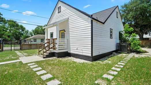 Houston 1-story, 2-bed 4204 Castor Street-idx