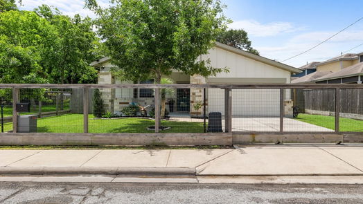 Houston 1-story, 3-bed 1204 E 34th Street-idx