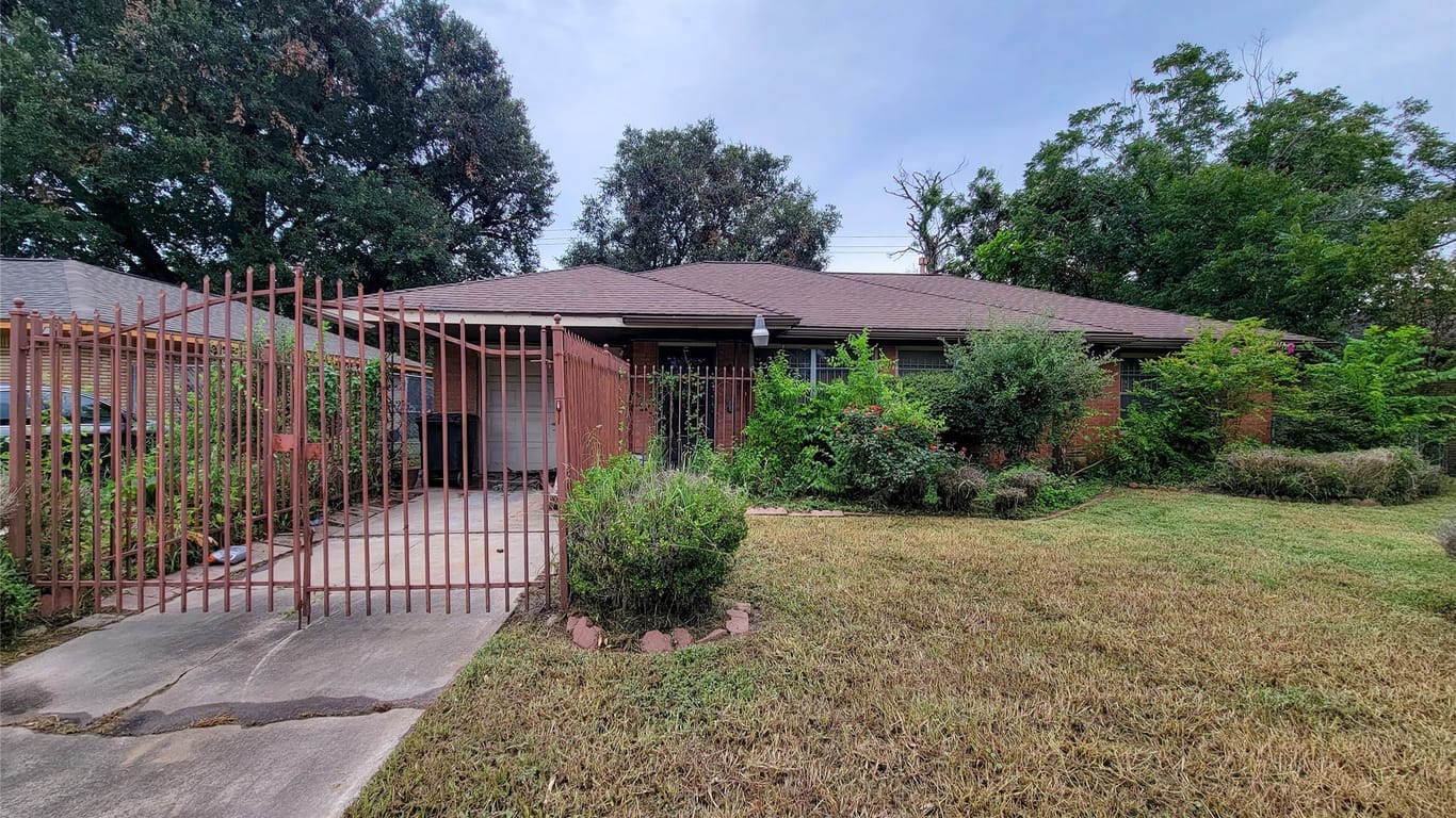 Houston 1-story, 3-bed 203 Spell Street-idx