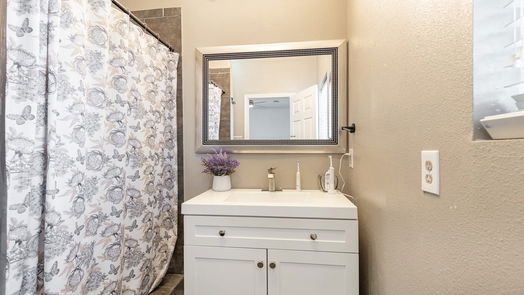 Houston 1-story, 5-bed 531 Dogwood Street-idx