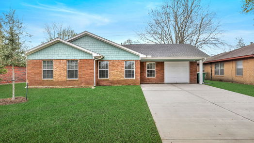 Houston 1-story, 3-bed 134 E Janisch Drive Road-idx