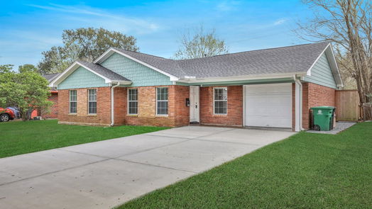 Houston 1-story, 3-bed 134 E Janisch Drive Road-idx