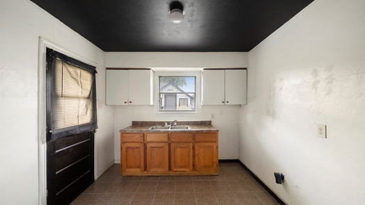 Houston null-story, 7-bed 1323, 1325, 1327 & 1329 E 32nd 1/2 Street-idx