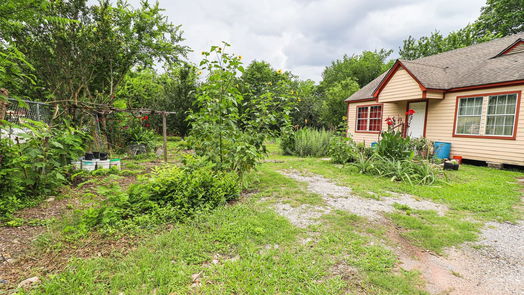 Houston 1-story, 3-bed 715 E Burress Street-idx