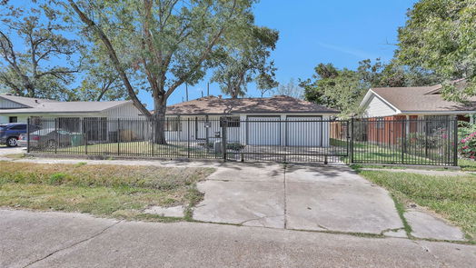 Houston 1-story, 4-bed 9135 Helmers Street-idx