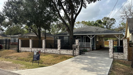 Houston 1-story, 3-bed 6811 Roswell Street-idx