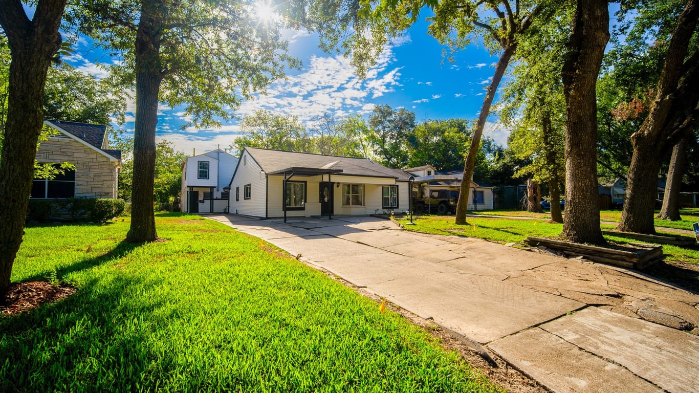 Houston 2-story, 4-bed 1911 Forest Hill Boulevard-idx
