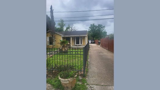 Houston 1-story, 2-bed 6680 Sylvan Road-idx