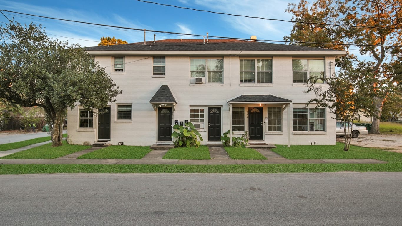 Houston 2-story, 1-bed 4202 Walker Street-idx