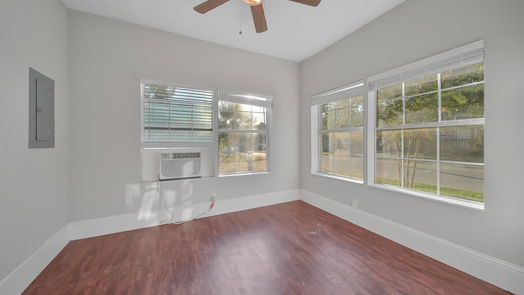 Houston 2-story, 1-bed 4202 Walker Street-idx