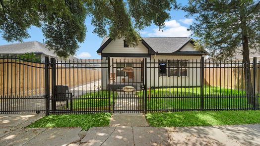 Houston 1-story, 3-bed 5110 Jefferson Street-idx