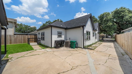 Houston 1-story, 3-bed 5110 Jefferson Street-idx