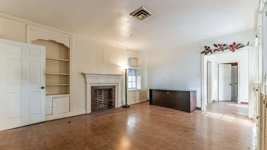 Houston 1-story, 3-bed 1914 Forest Hill Boulevard-idx