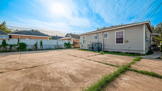 Houston 1-story, 1-bed 1719 Lombardy Street-idx