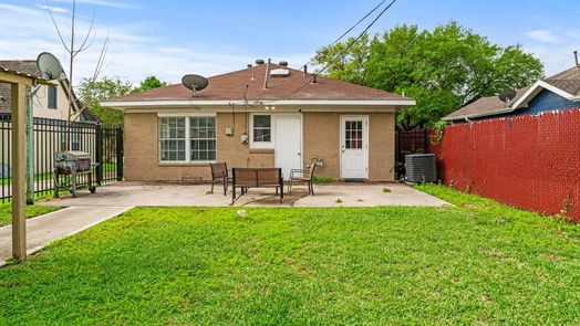 Houston 1-story, 2-bed 5217 Claremont Street-idx