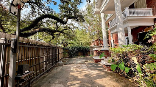 Houston 2-story, 2-bed 4305 Polk Street-idx