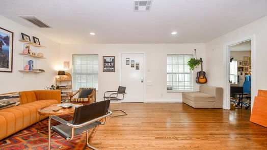Houston 1-story, 2-bed 6421 Country Club Drive-idx