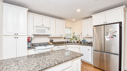 Houston 1-story, 2-bed 6421 Country Club Drive-idx