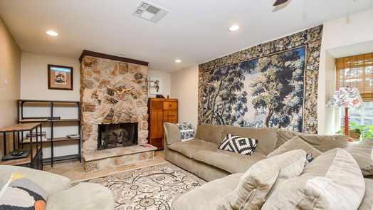 Houston 1-story, 2-bed 6421 Country Club Drive-idx