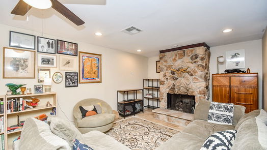 Houston 1-story, 2-bed 6421 Country Club Drive-idx
