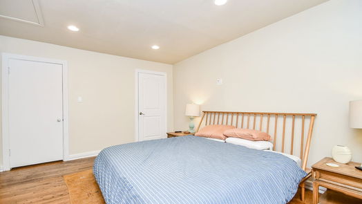 Houston 1-story, 2-bed 6421 Country Club Drive-idx