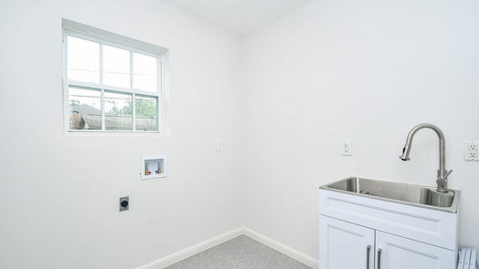 Houston 1-story, 2-bed 6421 Country Club Drive-idx