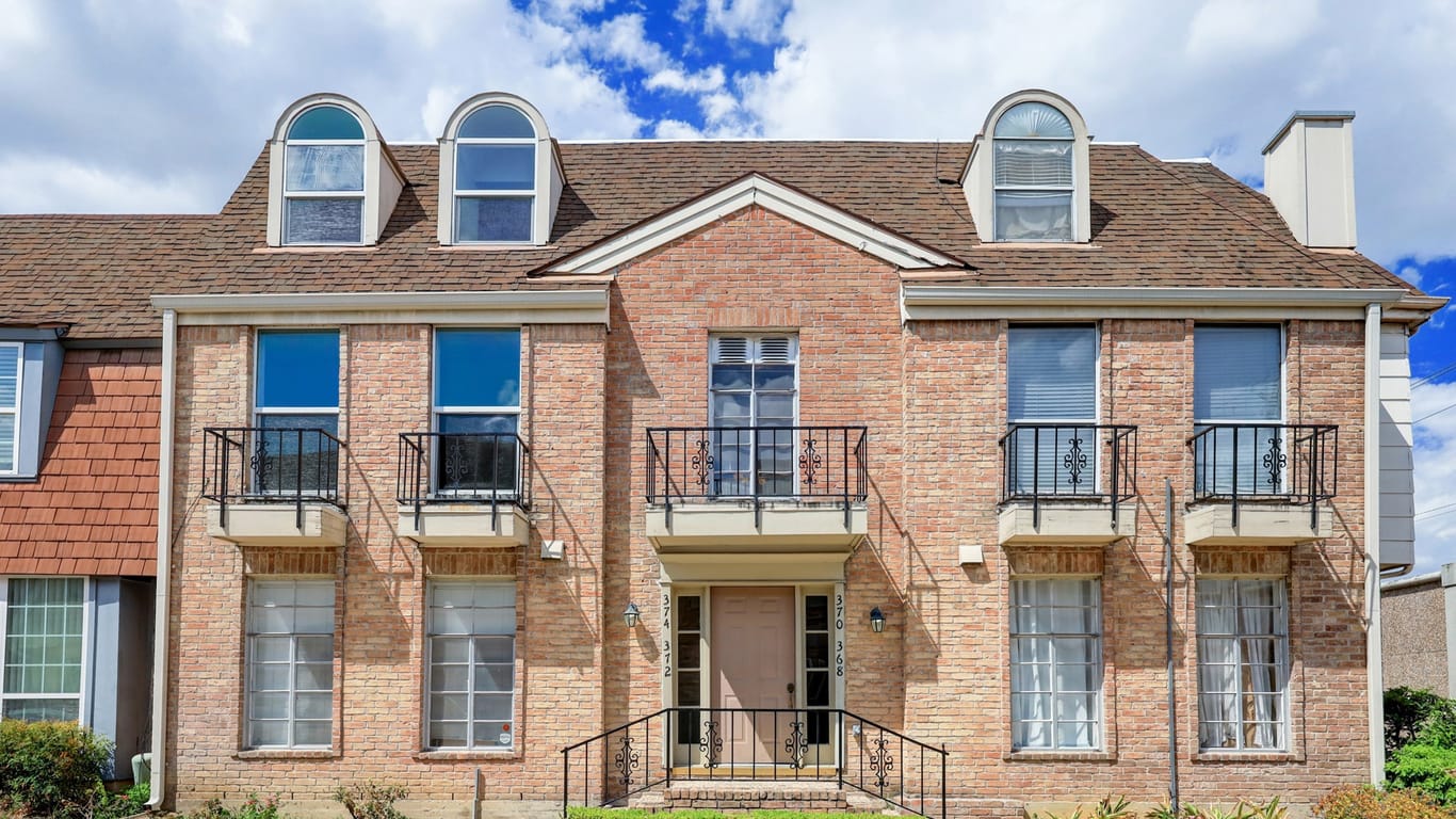 Houston 2-story, 2-bed 374 N Post Oak Lane 374-idx