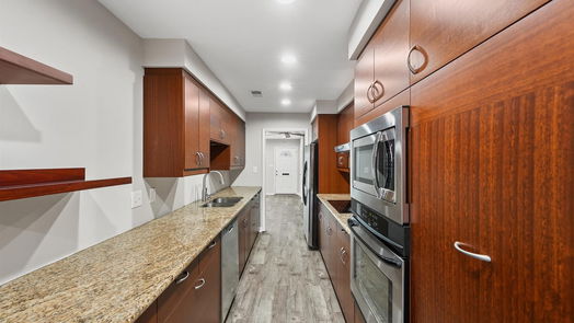 Houston 2-story, 3-bed 390 N Post Oak Lane-idx