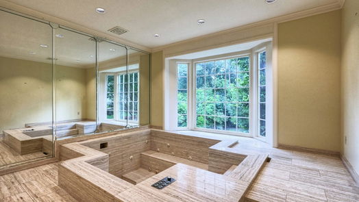 Houston 3-story, 6-bed 333 W Friar Tuck Lane-idx